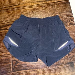 size 8 tall black hotty hot lululemon shorts